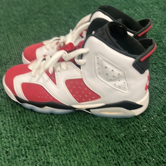 Jordan retro 6 carmine size 4.5y. - Picture 3 of 6